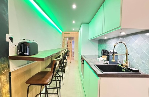 Arts-et-Metiers Apartment | Unique apartment in Le Marais with AC & Sauna: "THE IMPRESSIONNISTS"