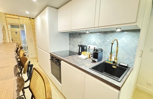 Arts-et-Metiers Apartment | Unique apartment in Le Marais with AC & Sauna: "THE IMPRESSIONNISTS"