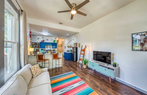 Southtown House | Unique Apt Near Downtown | Ideal for Longer Stays