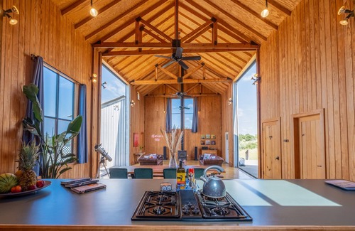 Johnson City House | Unique barn on a 60 acre ranch with stunning views