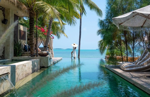 Bophut Villa | Unique Beachfront Mansion in Koh Samui top location