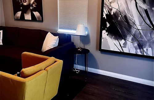 Ventura Apartment | Unique Beach Gem