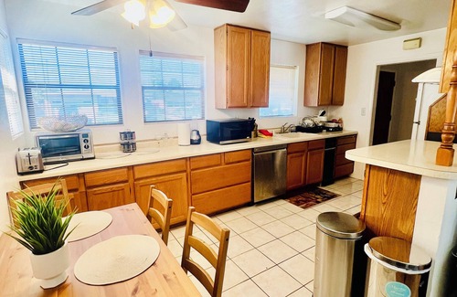Sunnyvale House | Unique Bedroom & Private Bathroom Fast Wi-Fi and Free Parking Near NVDIA/Levi's