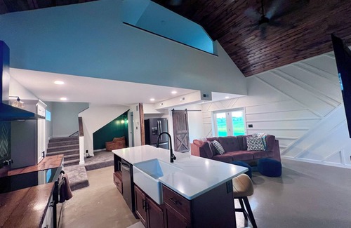 Sperry Cabin | Unique Cabin getaway near Geode