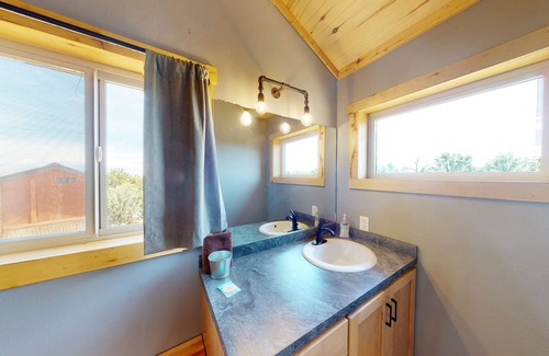 La Sal Cabin | Unique Cabin Overlooking the La Sal Mountains