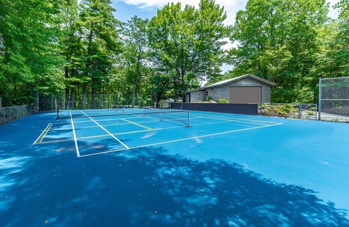 Lake Toxaway Cabin | Unique Cabin w/Fire Pit and Tennis On Site