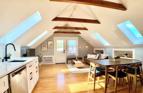 Arlington Apartment | Unique Cathedral Ceiling Condo W/D, Parking