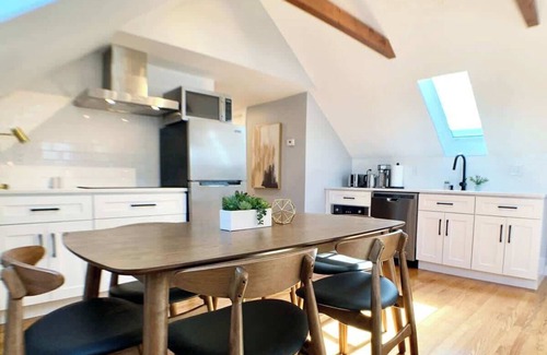 Arlington Apartment | Unique Cathedral Ceiling Condo W/D, Parking