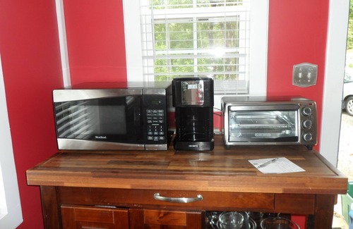 Gatlinburg - Pigeon Forge Cottage | Unique Charm, Pets (2 Max) welcome, Pigeon Forge, 2-4 guests
