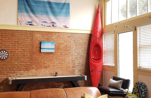 Freeport House | Unique Coastal Loft Getaway @ Historic Freeport