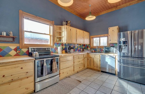 Victor House | Unique Colorado Mountain Retreat: Near Pikes Peak!