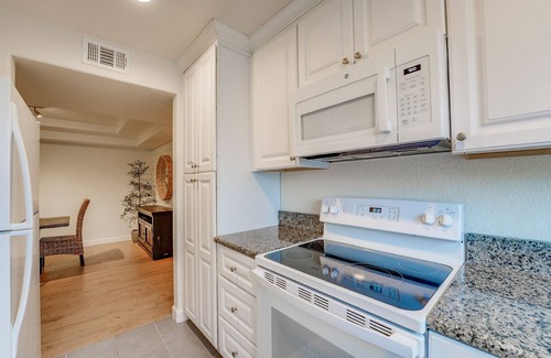 South Mission Beach Condo | Unique & Comfy Oasis: Steps to Beach - Patio Pkg WiFi 3 Bed Sunny San Diego