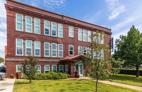 Cedars Apartment | Unique Dallas Loft Apartment