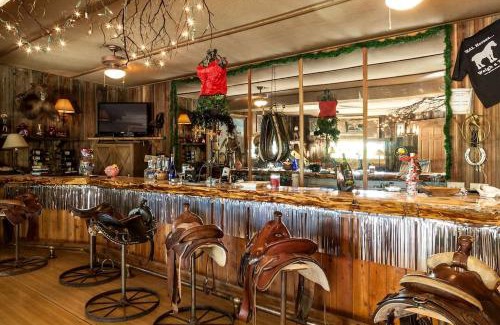 Morongo Valley House | Unique Desert Experience for a Romantic Getaway Ideal for Exotic Animal Lovers in Morongo Valley, California.