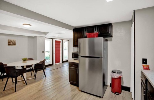 Gainesville Apartment | Unique Downtown 2br 2ba close to everything Apt.B