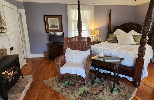 Downtown Little Rock Bed & Breakfast | Unique Downtown Getaway with Every Luxurious Amenity