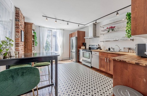 Old Town House | Unique downtown living experience
