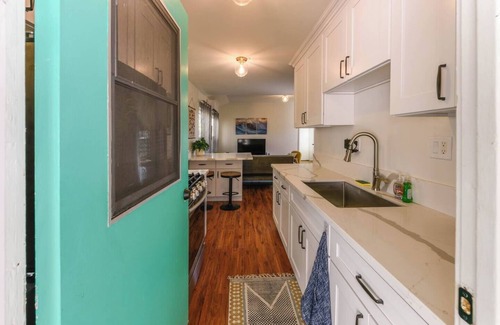Elysian Heights House | Unique Echo Park Bungalow Hideaway 3BR/2Bth +Patio