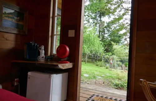 Regional District of Nanaimo Bed & Breakfast | Unique eco experience, walking distance to all that Qualicum Beach has to offer