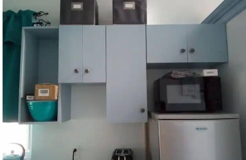 Gambier House | Unique, gated, 24 hr secure, one bedroom must try!