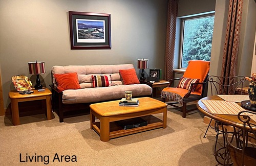 Amazon House | Unique Golfers Paradise! Near Track Town! Only 1 mile from U of O Hayward Field!