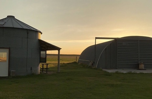 Stanton County House | UNIQUE Grainbin Ranch Stay