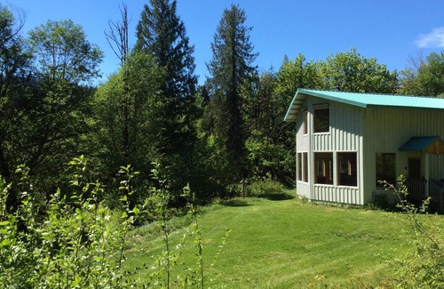 Bingen House | Unique Home in Willard, Wa. 40 acres, 50 feet from Little White Salmon River