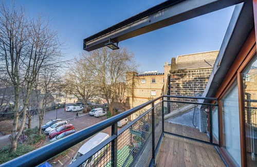 Islington House | Unique Light-Filled Three-Bedroom Mews House