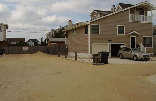 Mantoloking House | UNIQUE LOCATION! nONE HOUSE FROM PRIVATE BEACH.badges included!