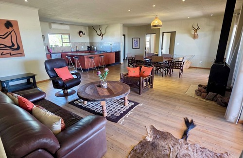 Namibia House | Unique lodge on the Boscia African Farm - nature, animals, freedom, healing