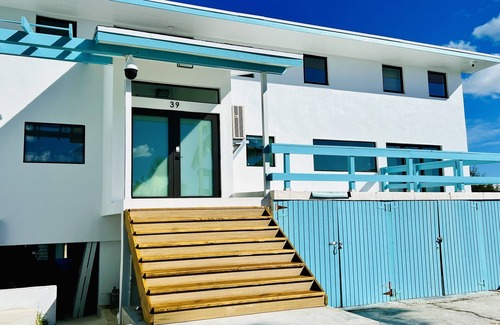 Great Harbour Cay House | Unique Luxurious Modern Renovated Townhouse