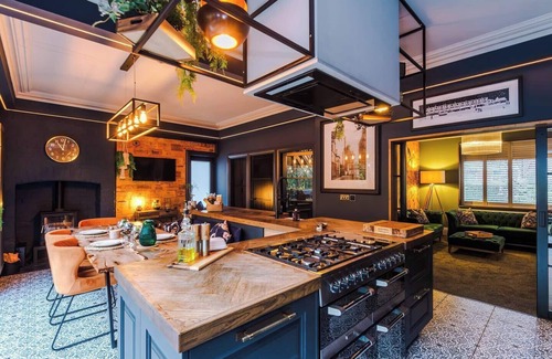 Didsbury House | Unique Luxury Home in Northenden/10 Guests