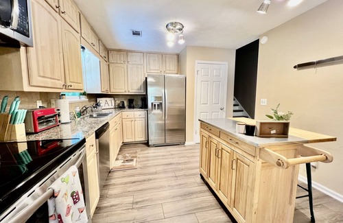 Duluth House | ✨⚡️Unique Modern Retreat in the Heart of Duluth - IDEAL FOR LONG TERM STAY💥⚡️