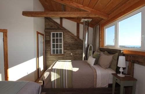 Lunenburg House | Unique Oceanview Hilltop Retreat