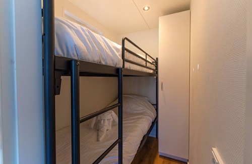 Lemmer Boat Rental | Unique overnight stay in harbourlodge in Lemmer