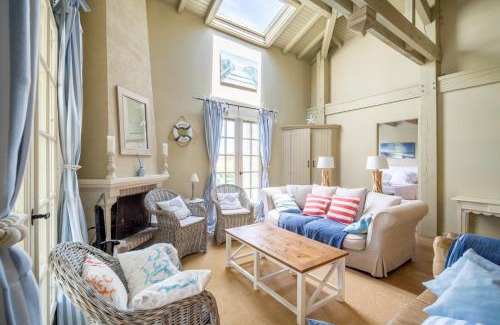 Moliets-et-Maa Villa | Unique Pool Villa 500m from the beach, Hamptons Style with beautiful Garden