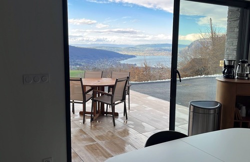 Saint-Eustache Apartment | Unique, quiet Suite in the nature Lake & Mountains