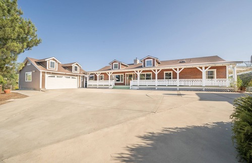 Temecula Cabin | Unique ranch home with pool and hot tub on beautiful 5 acres!