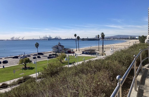 Alamitos Beach Condo | Unique, retro and sassy for those to appreciate a place with personality.