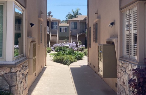 Alamitos Beach Condo | Unique, retro and sassy for those to appreciate a place with personality.