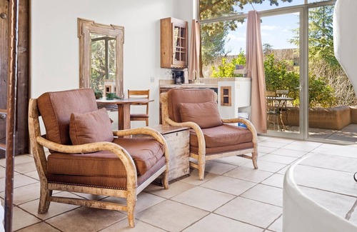 Oak Creek Villa | Unique romantic villa in the heart of The Village of Oak Creek next to Bell Rock