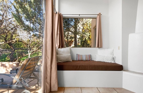 Oak Creek Villa | Unique romantic villa in the heart of The Village of Oak Creek next to Bell Rock