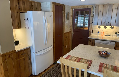 Hayward House | Unique Round Lake Getaway. Attention to detail. All the extras. Read our reviews