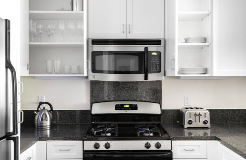 Santa Clara Apartment | Unique Santa Clara 1BR w/Parking, Gym, walk to Groceries, by Blueground