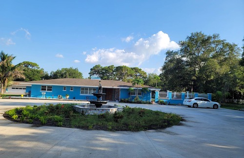 Desoto Acres House | Unique Sarasota Estate .