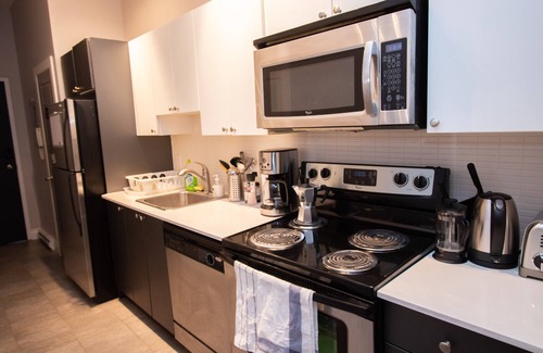Plateau Mont Royal Apartment | Unique Stays - 3690 St-Denis