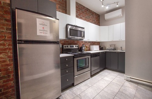 Plateau Mont Royal Apartment | Unique Stays - 3690 St-Denis