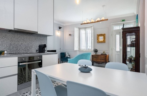 Leiria House | ♥ Unique & Stylish Historic House ♥ Great Location ♥ Close to Gardens & River