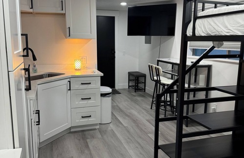 Sandy Cottage | Unique Tiny House in Sandy Close to Ski Resorts & downtown SLC