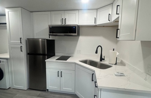Sandy Cottage | Unique Tiny House in Sandy Close to Ski Resorts & downtown SLC